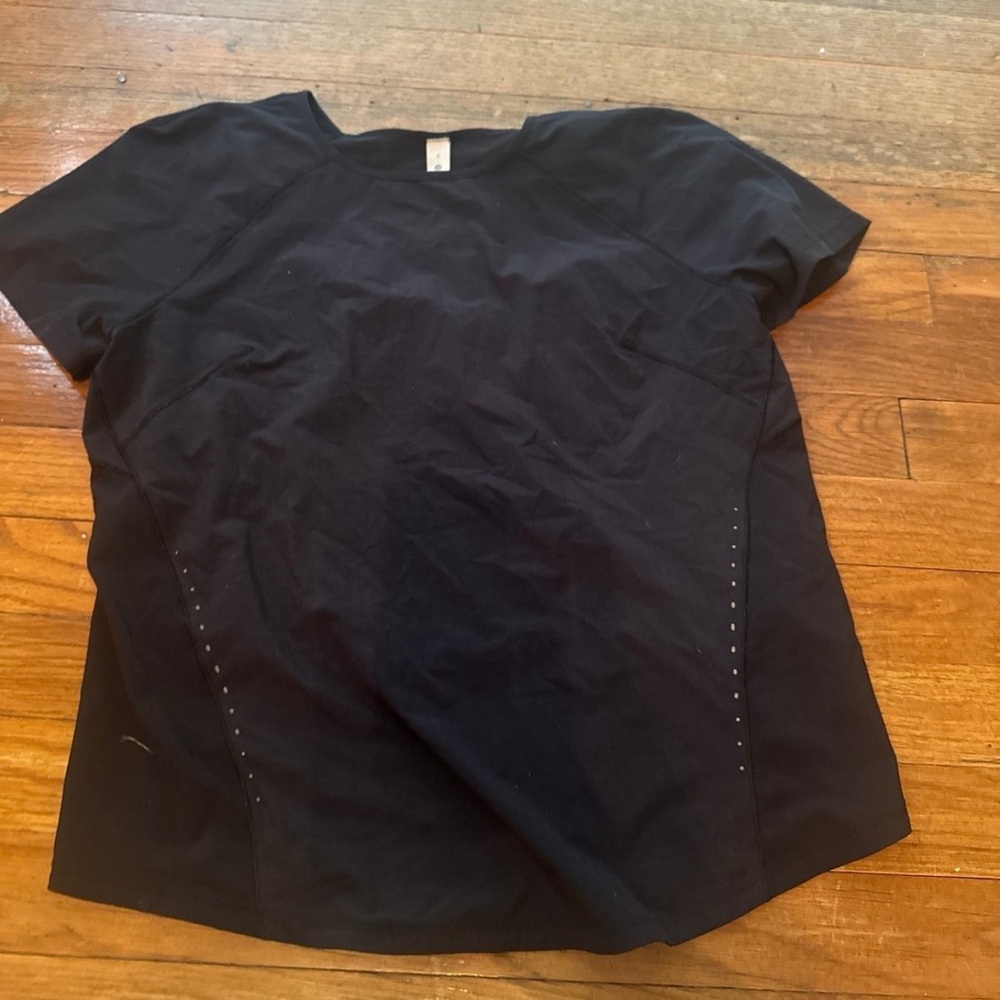 Lululemon top size 4